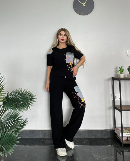 Women Printed Co-Ord set With Crop Top And Jogger